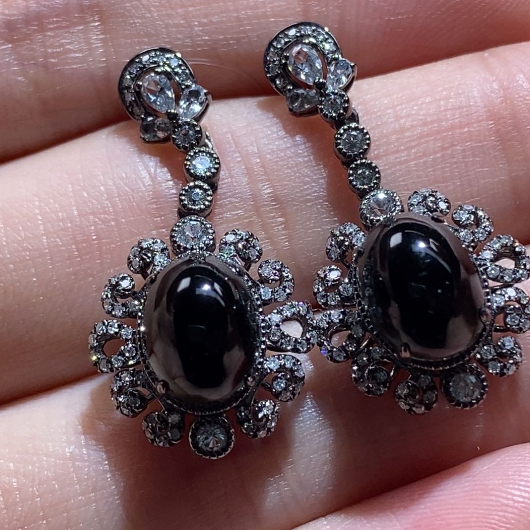 18K金镶嵌翡翠耳饰