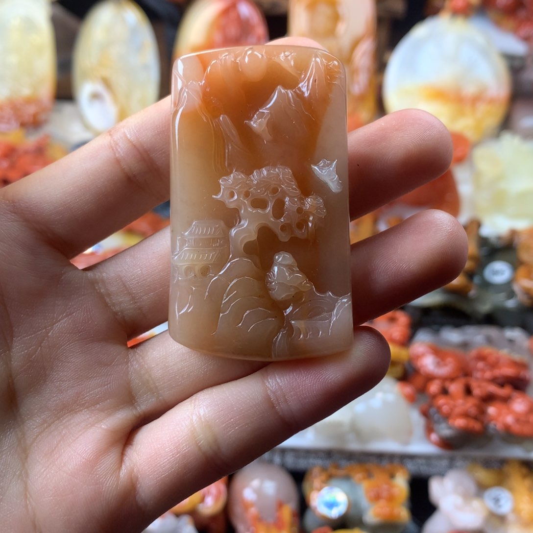 石英质玉（黄龙玉）挂件未镶嵌