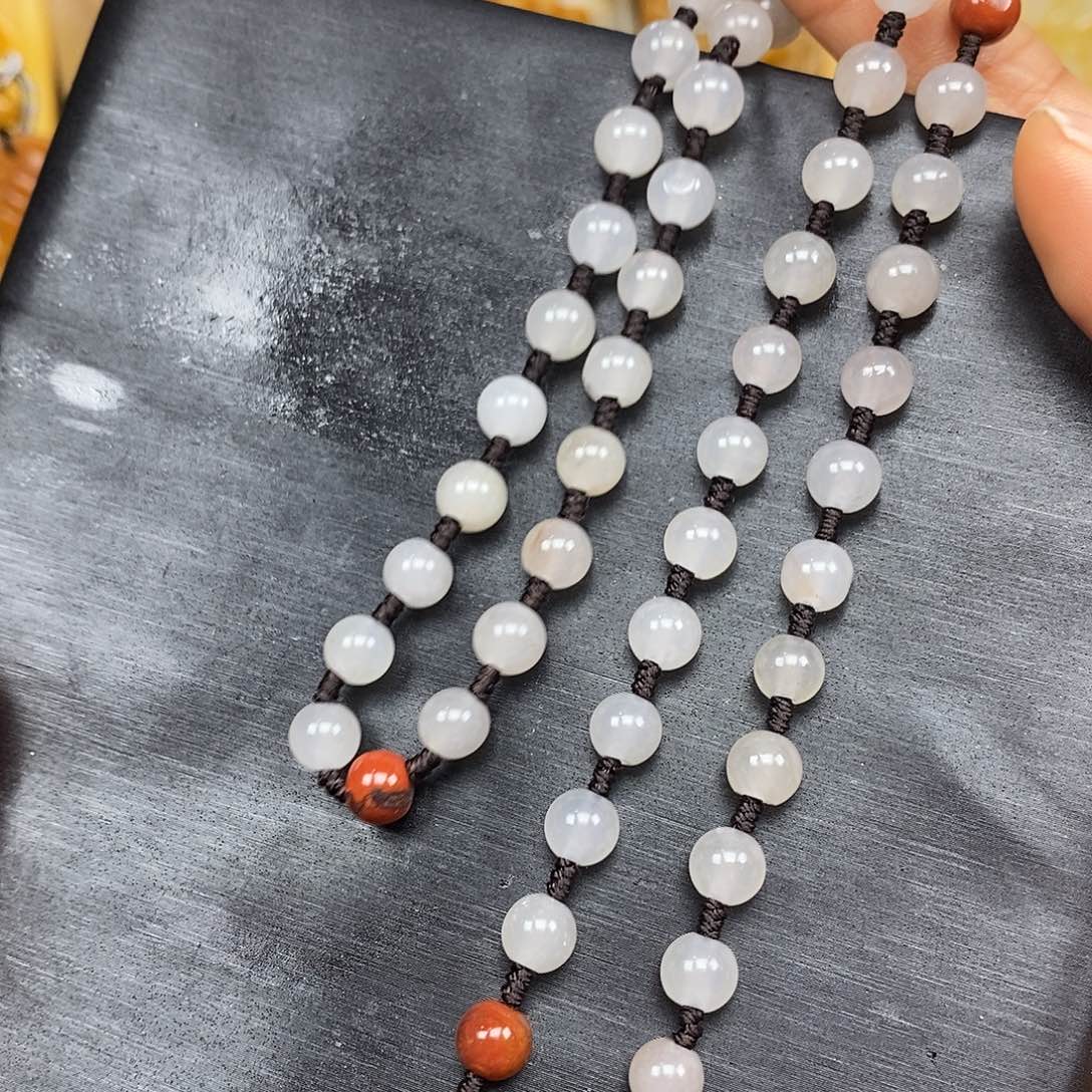 石英质玉（黄龙玉）颈饰未镶嵌