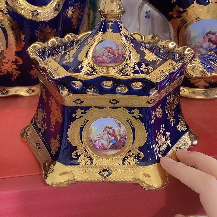 瓷片微瑕……………………………………