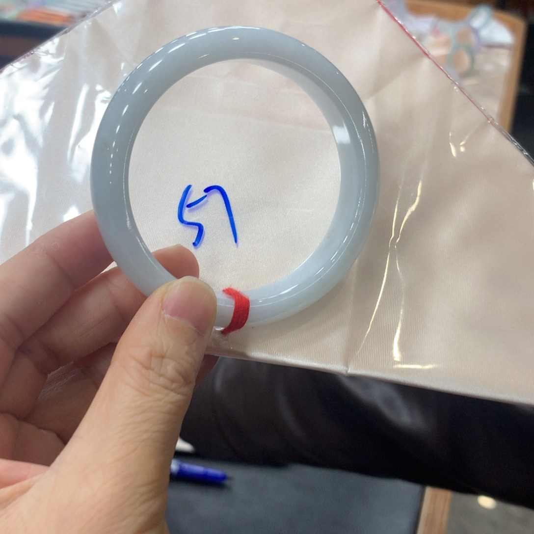 翡翠未镶嵌手镯 翡翠