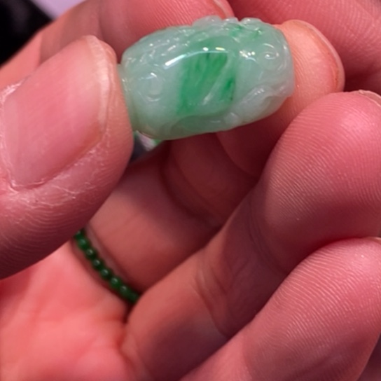 翡翠未镶嵌颈饰路路通