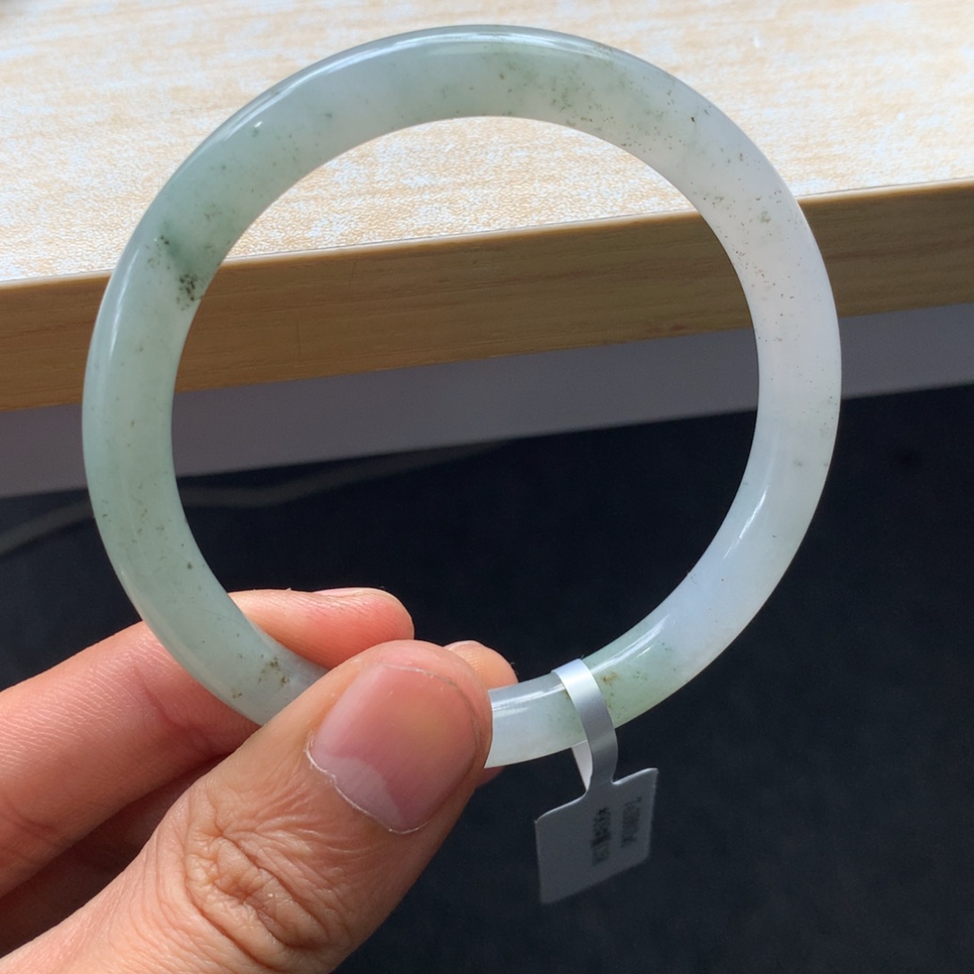 翡翠未镶嵌手镯手镯