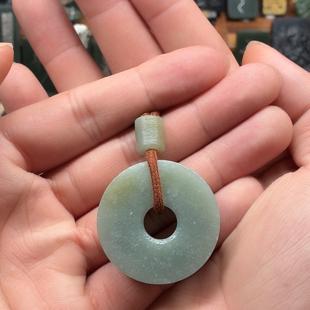 肥***桃和田玉未镶嵌颈饰