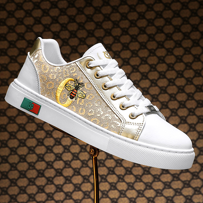 潮流小白鞋男士春秋小蜜蜂潮鞋时尚休闲男鞋系带印花百搭休闲板鞋