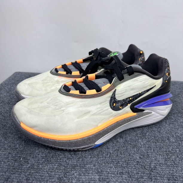 42.5码 95新 二手 Cut 2 EP 卓越灵感创新 低帮 篮球鞋 白黑