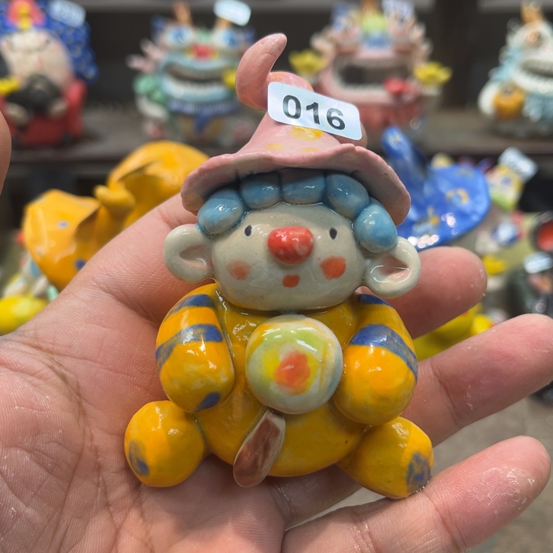 陶瓷纯手工抽象陶瓷摆件016