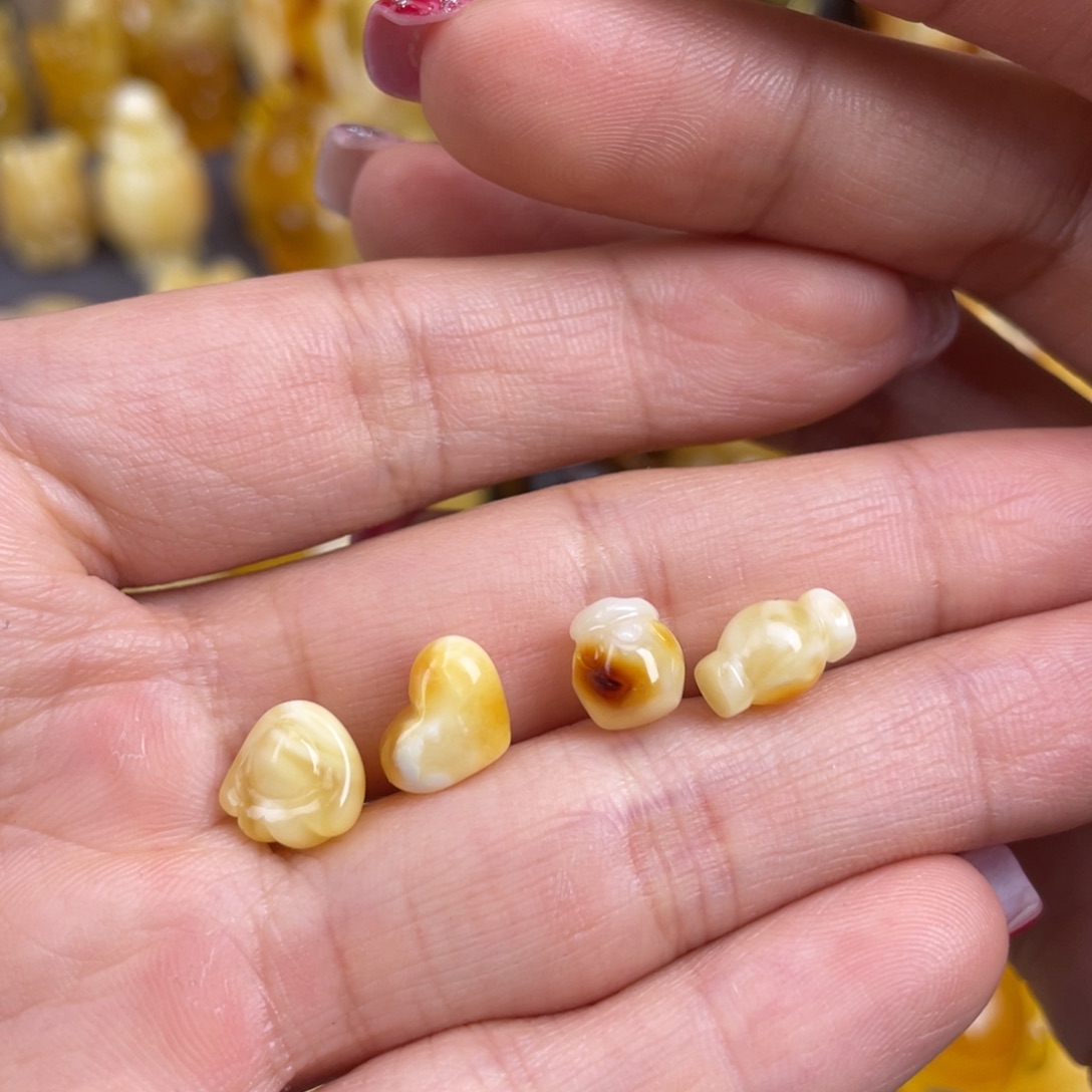 琥珀裸石未镶嵌蜜蜡