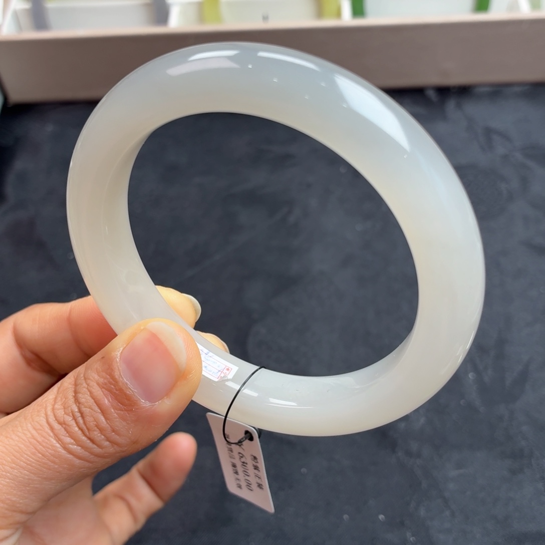 和田玉未镶嵌手镯冰粉紫57圈