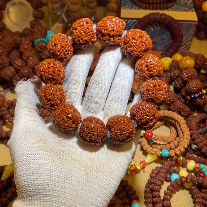 吊坠金刚菩提245玉化蜂王