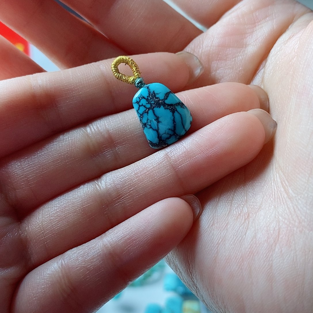 绿松石颈饰未镶嵌郑*