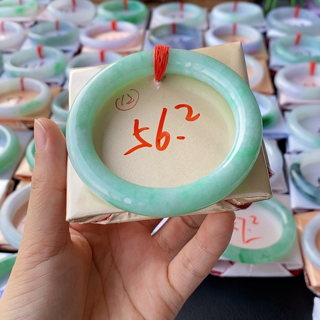 翡翠手镯未镶嵌12号