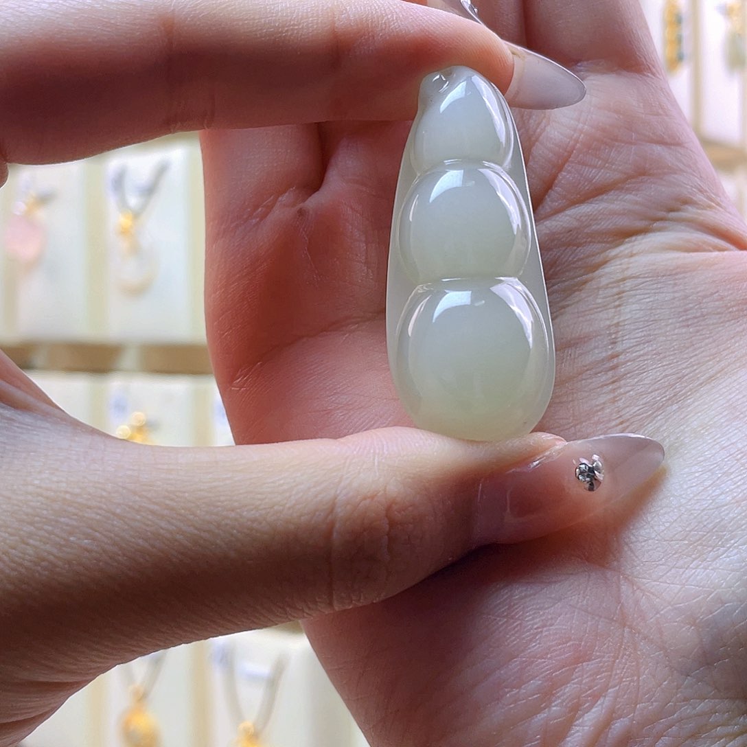 和田玉吊坠(赠链)未镶嵌?****?