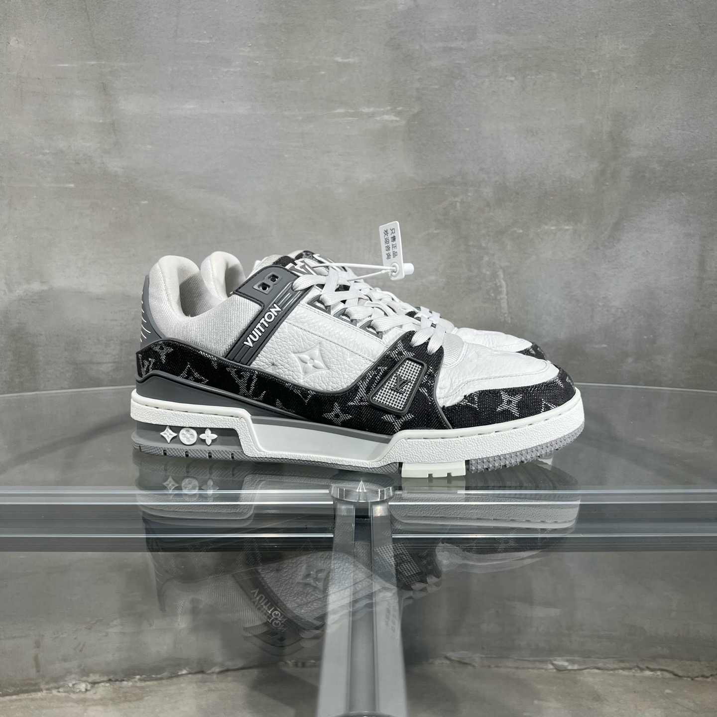 99新 LouisVuitton/路易威登 Trainer 灰白牛仔 41.5码 YH22899