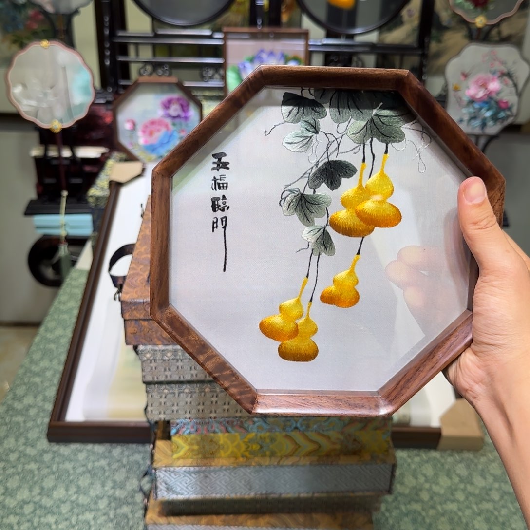刺绣刺绣工艺精湛独特设计新颖时尚