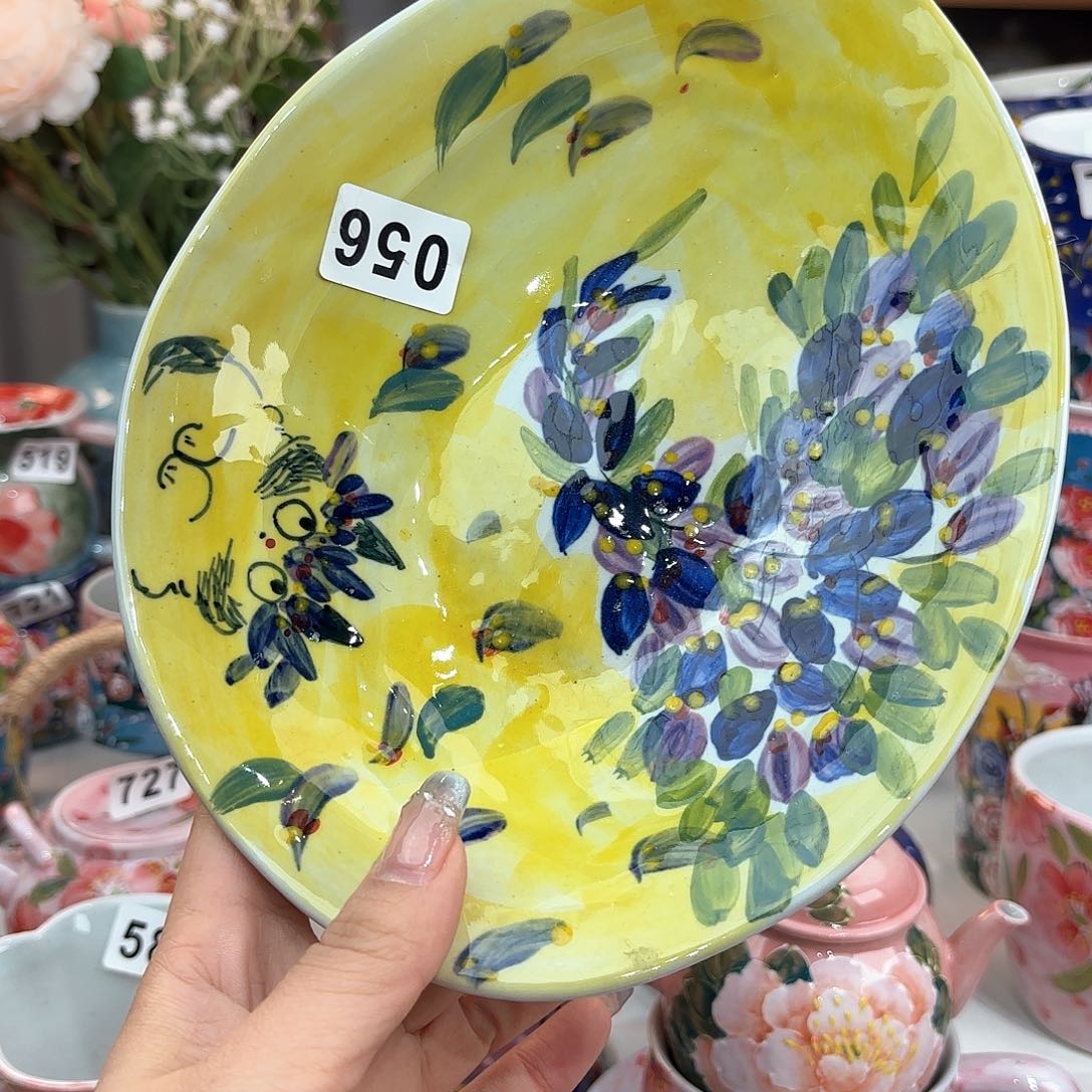 瓷片在这条街上也没有看到什么好玩又好看