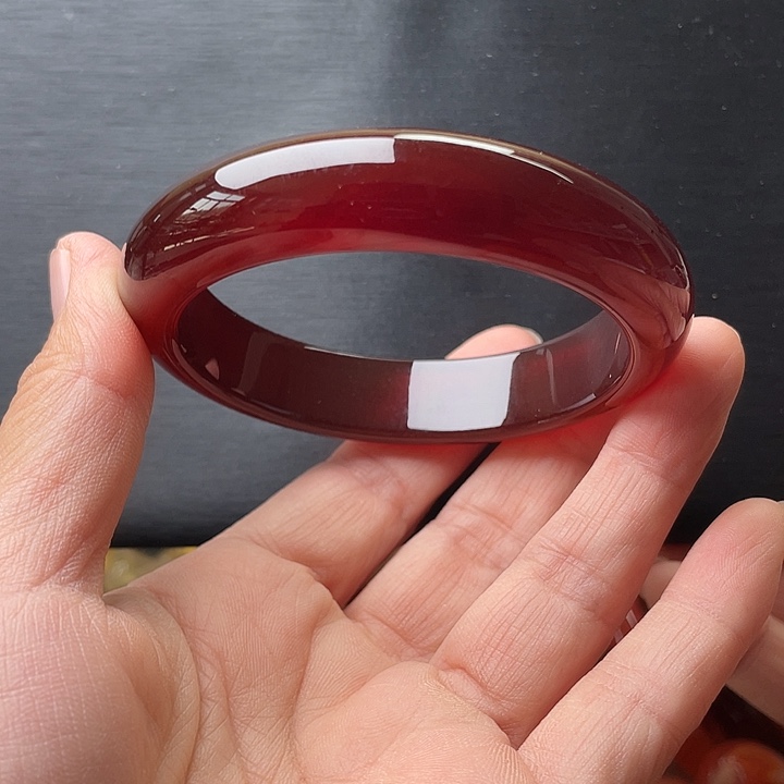 黄****手镯玛瑙/玉髓未镶嵌