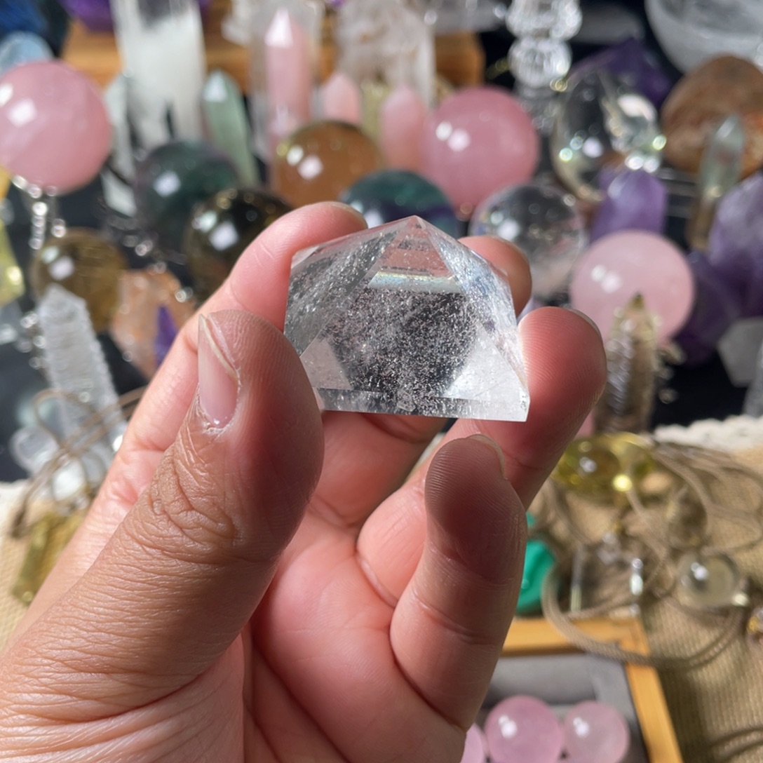 未镶嵌摆件水晶白水金字塔