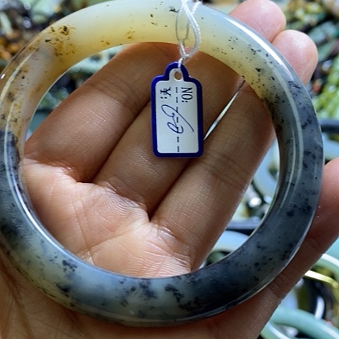 岫玉手镯未镶嵌60口径