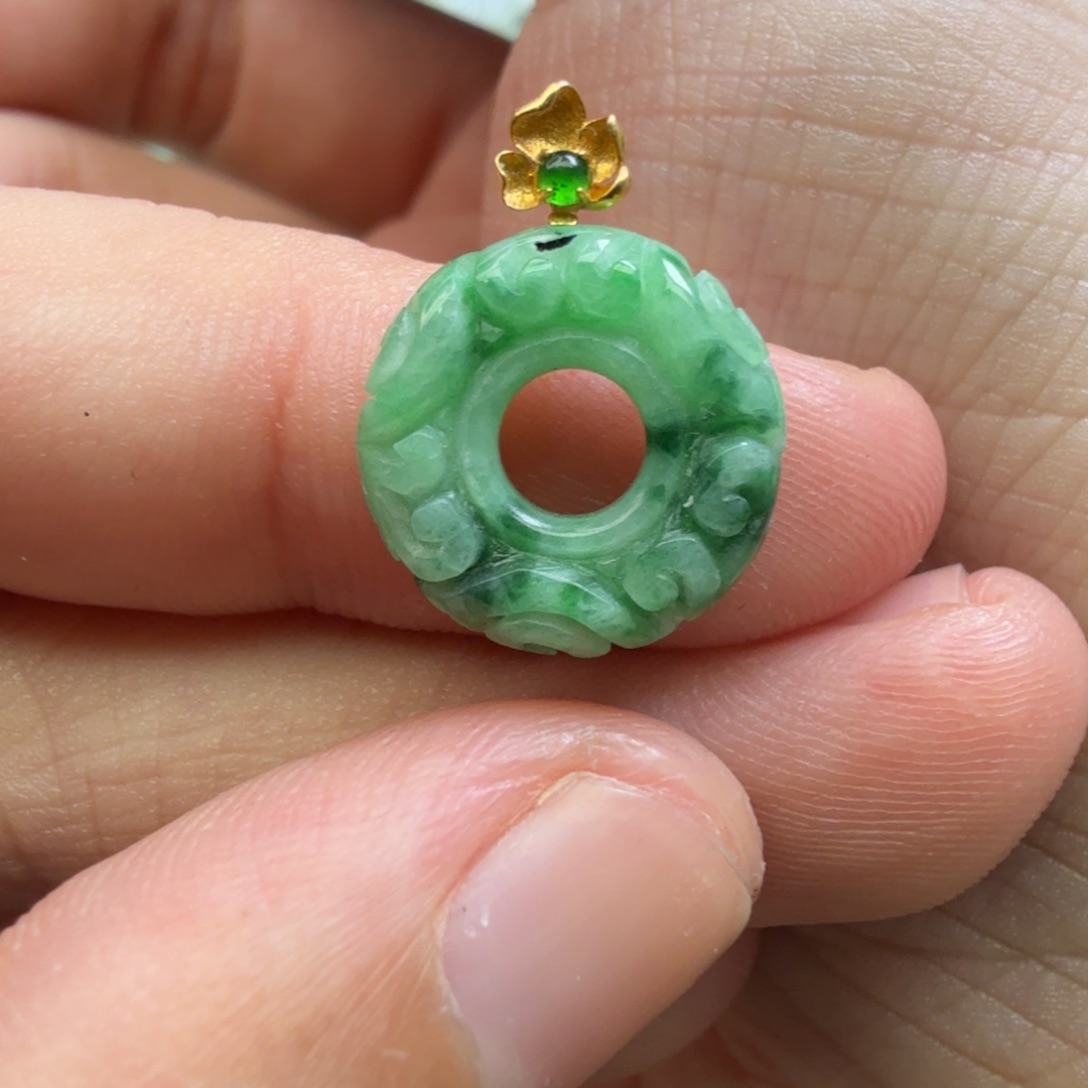 翡翠未镶嵌颈饰77