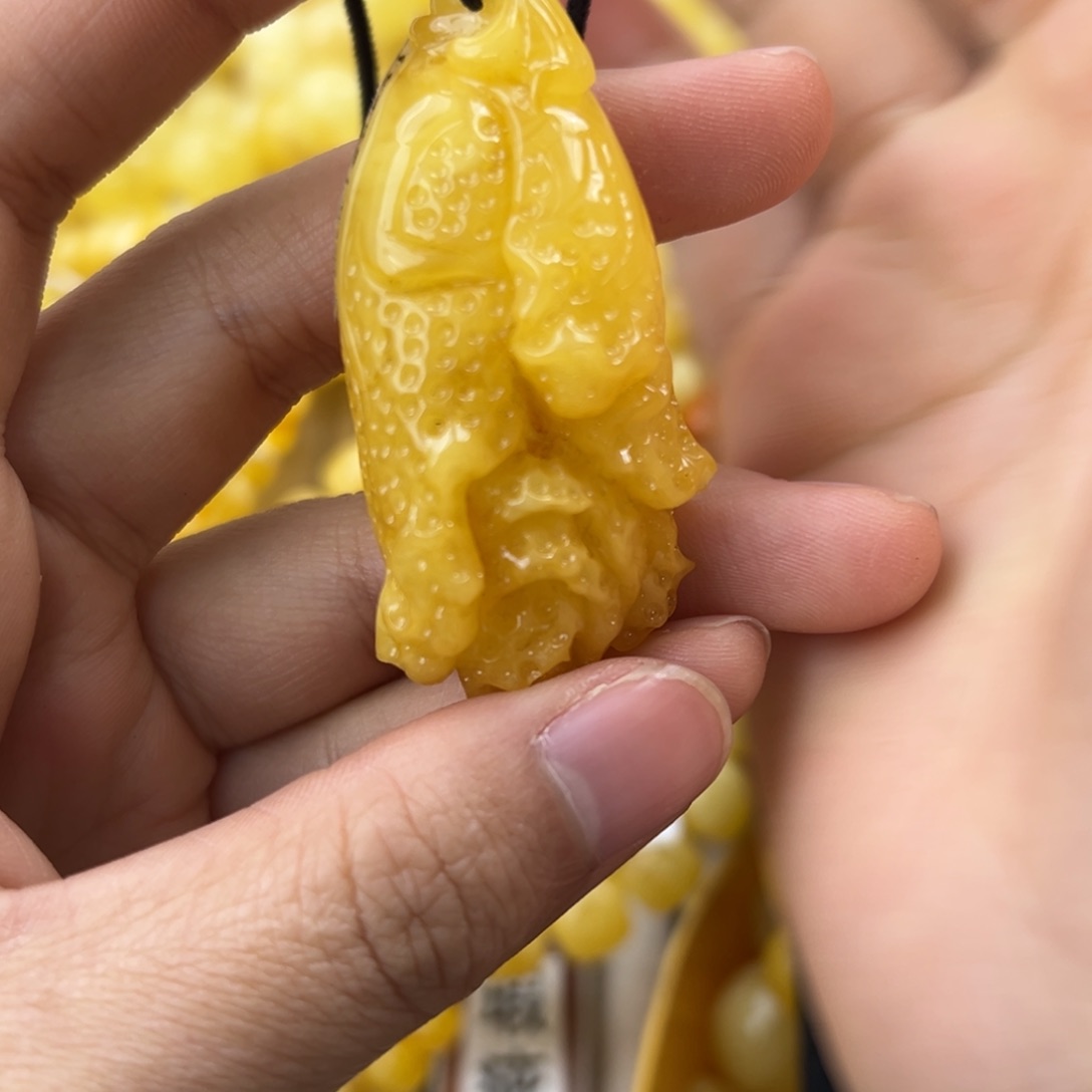 琥珀珠宝奇石未镶嵌