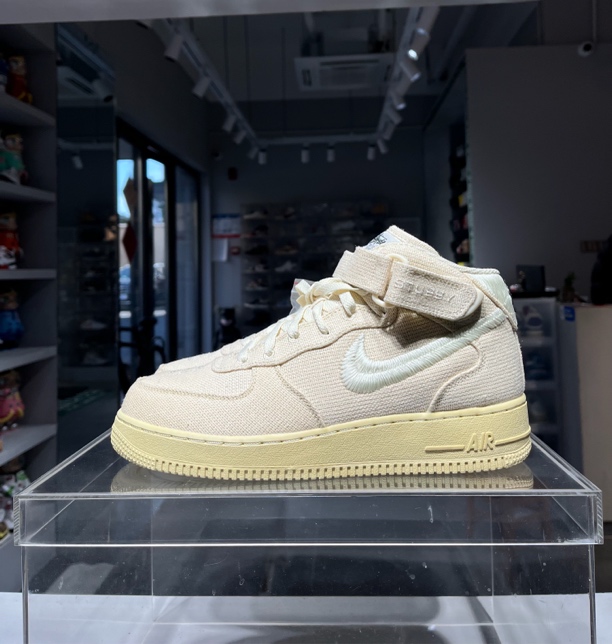 42码 af1stussy亚麻 全新原盒 42码 有点氧化 