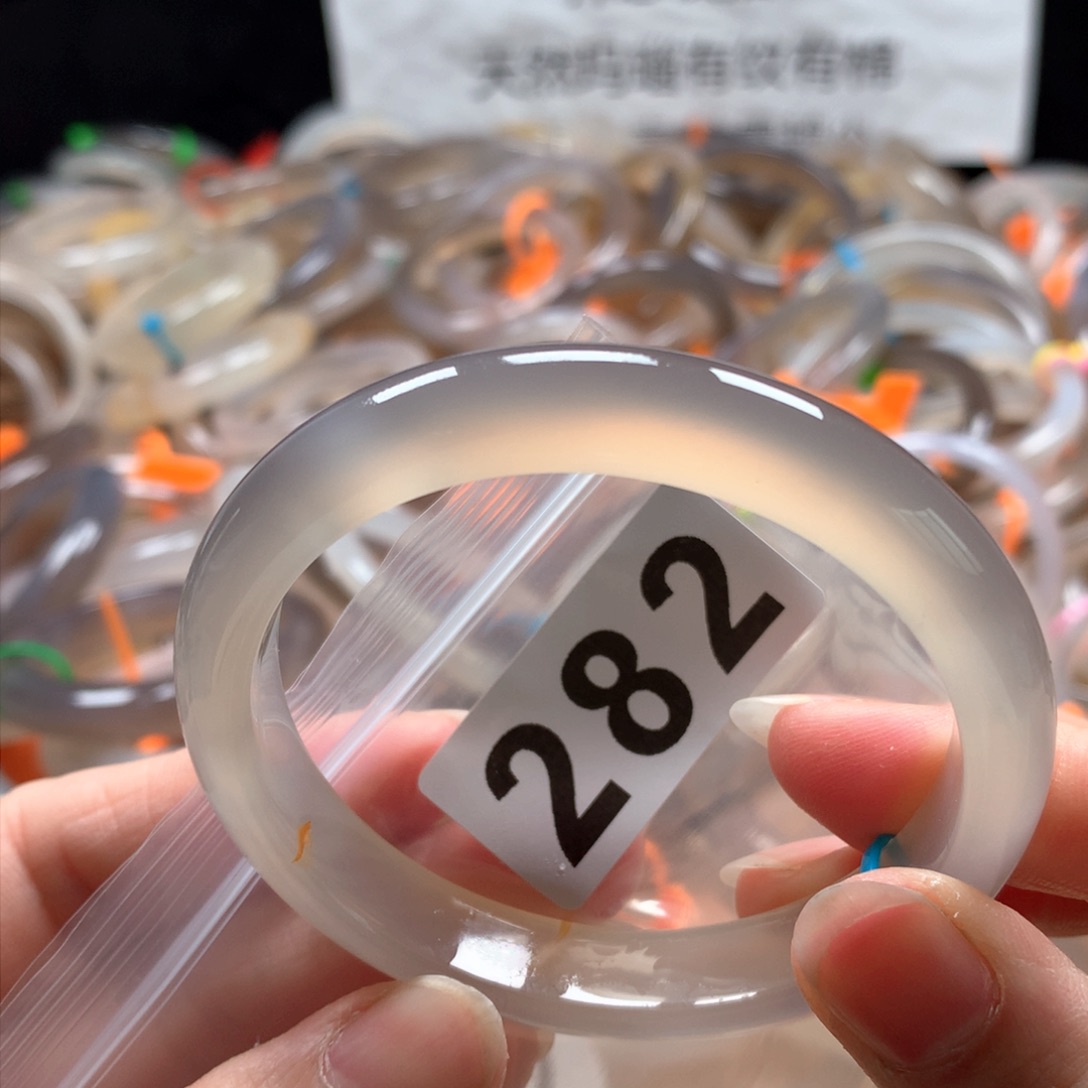 玛瑙/玉髓手镯未镶嵌