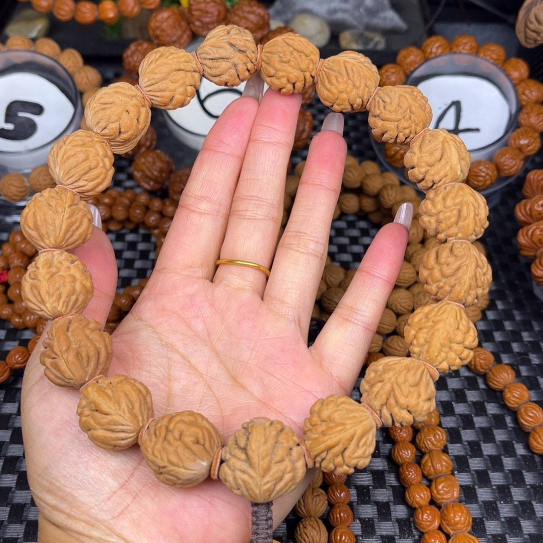 桃核手串豹子头手持