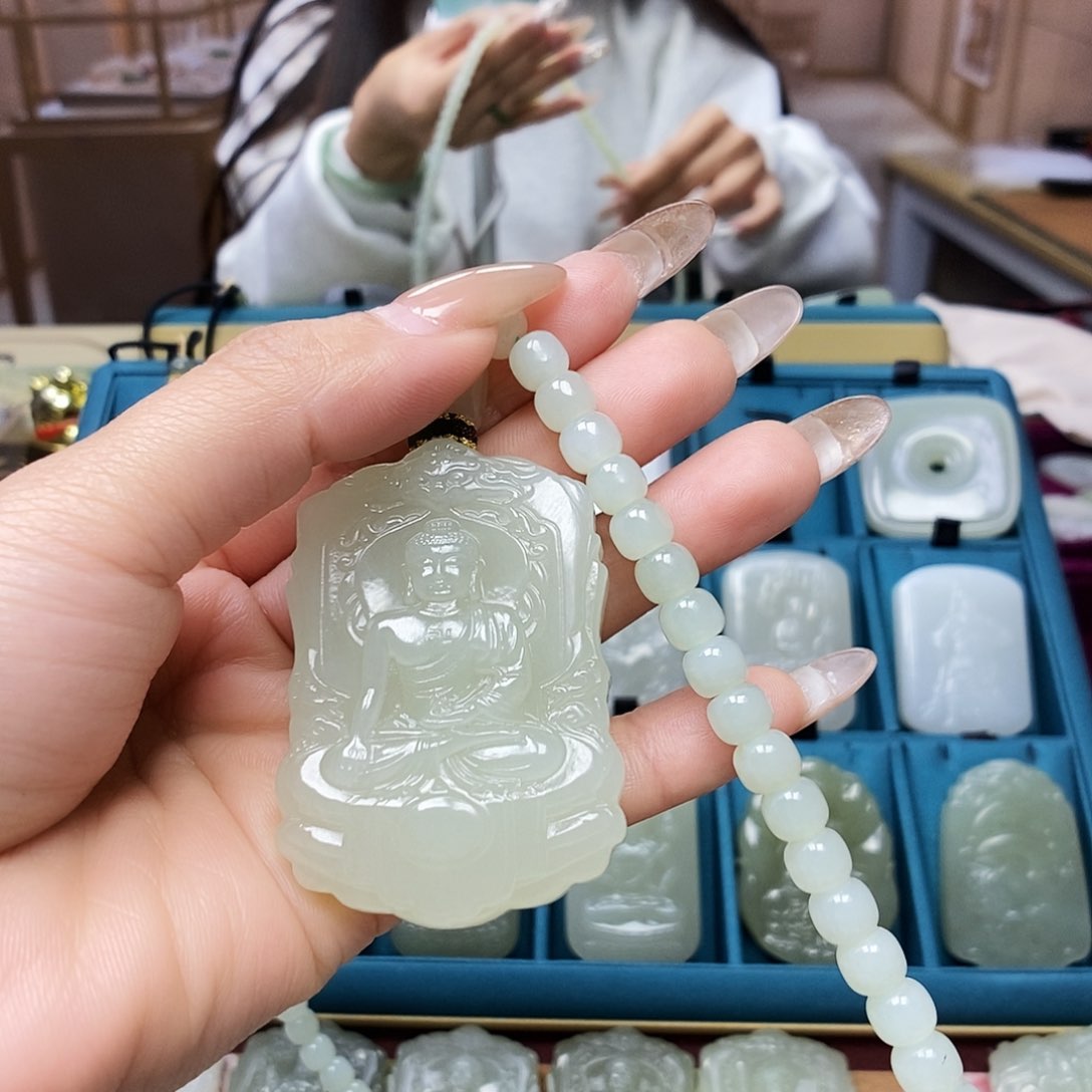 和田玉颈饰未镶嵌?****?