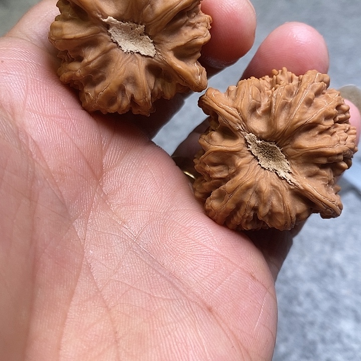 文玩核桃吊坠38尺全品密纹