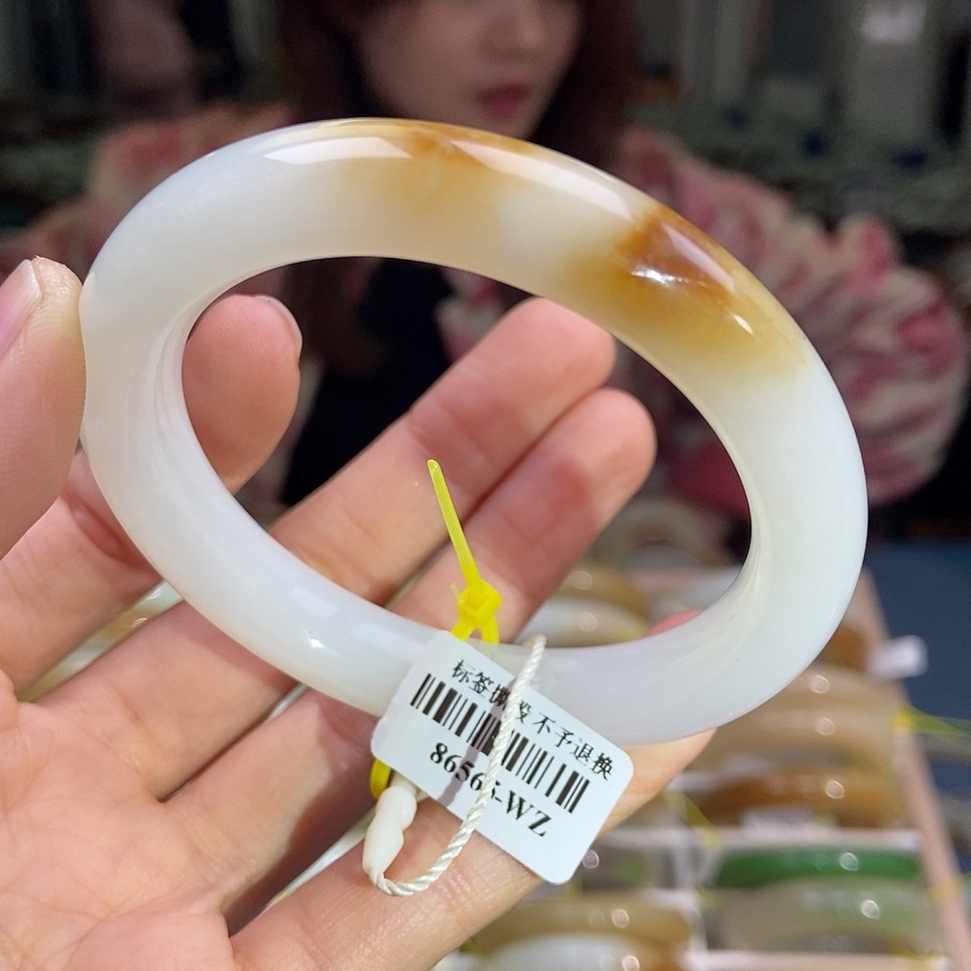 和田玉手镯未镶嵌54:3