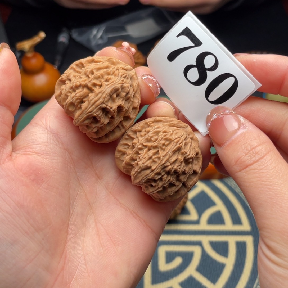 文玩核桃吊坠36全品三角白780号