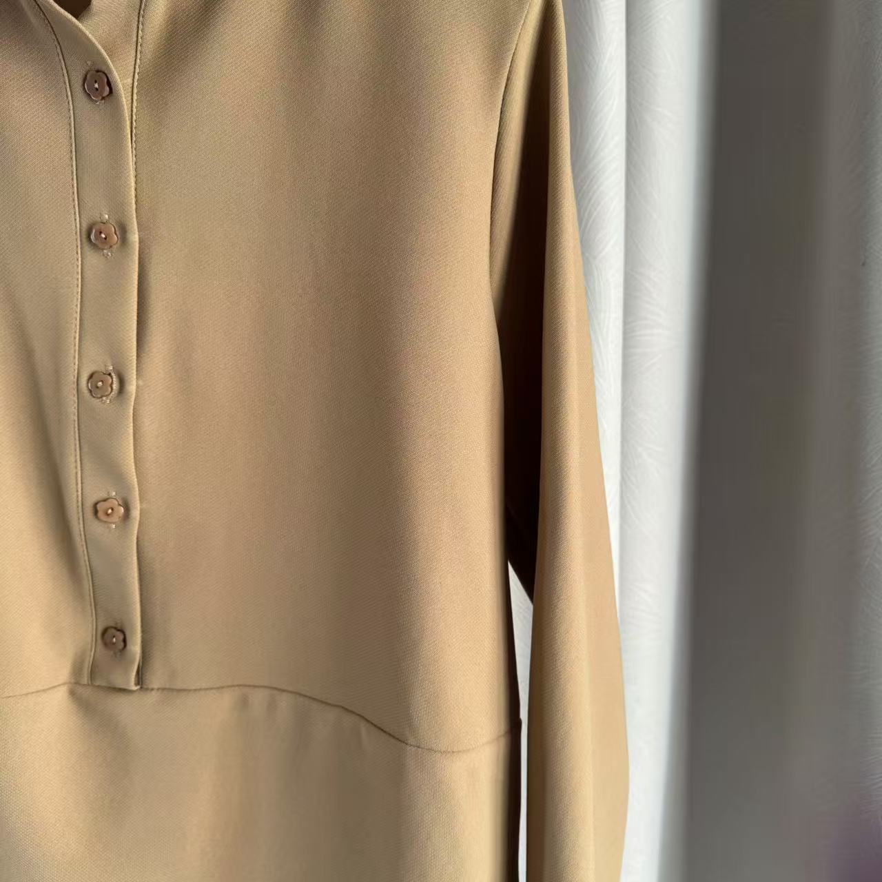 8681 春款简约复古百搭翻领宽松大码女上衣