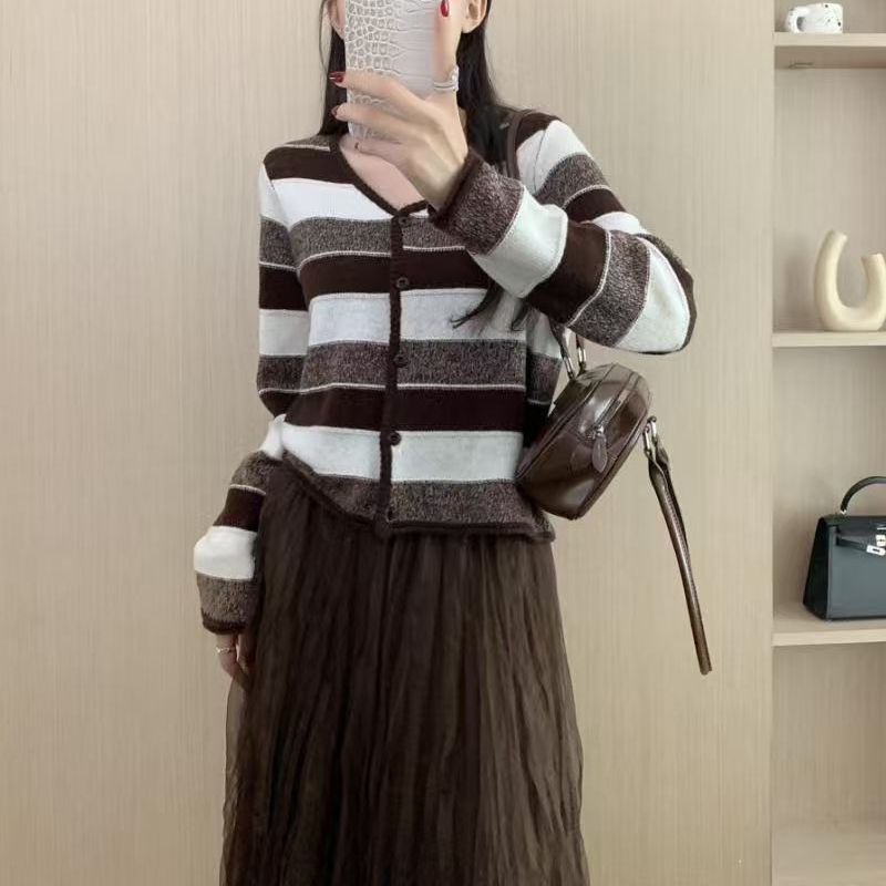 撞色条纹小V领针织开衫毛衣外套女秋冬休闲复古文艺学院风-C3802