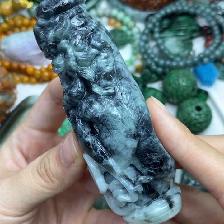 颈饰未镶嵌翡翠吊坠
