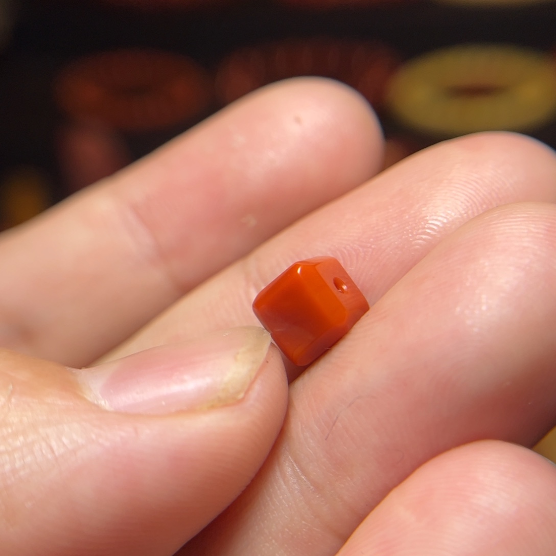 南红玛瑙珠宝奇石未镶嵌豚****人原矿瓦西方糖7.1mm