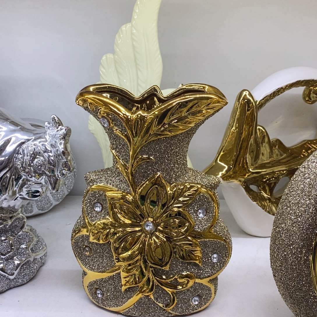 摆件陶瓷材料花瓶摆件