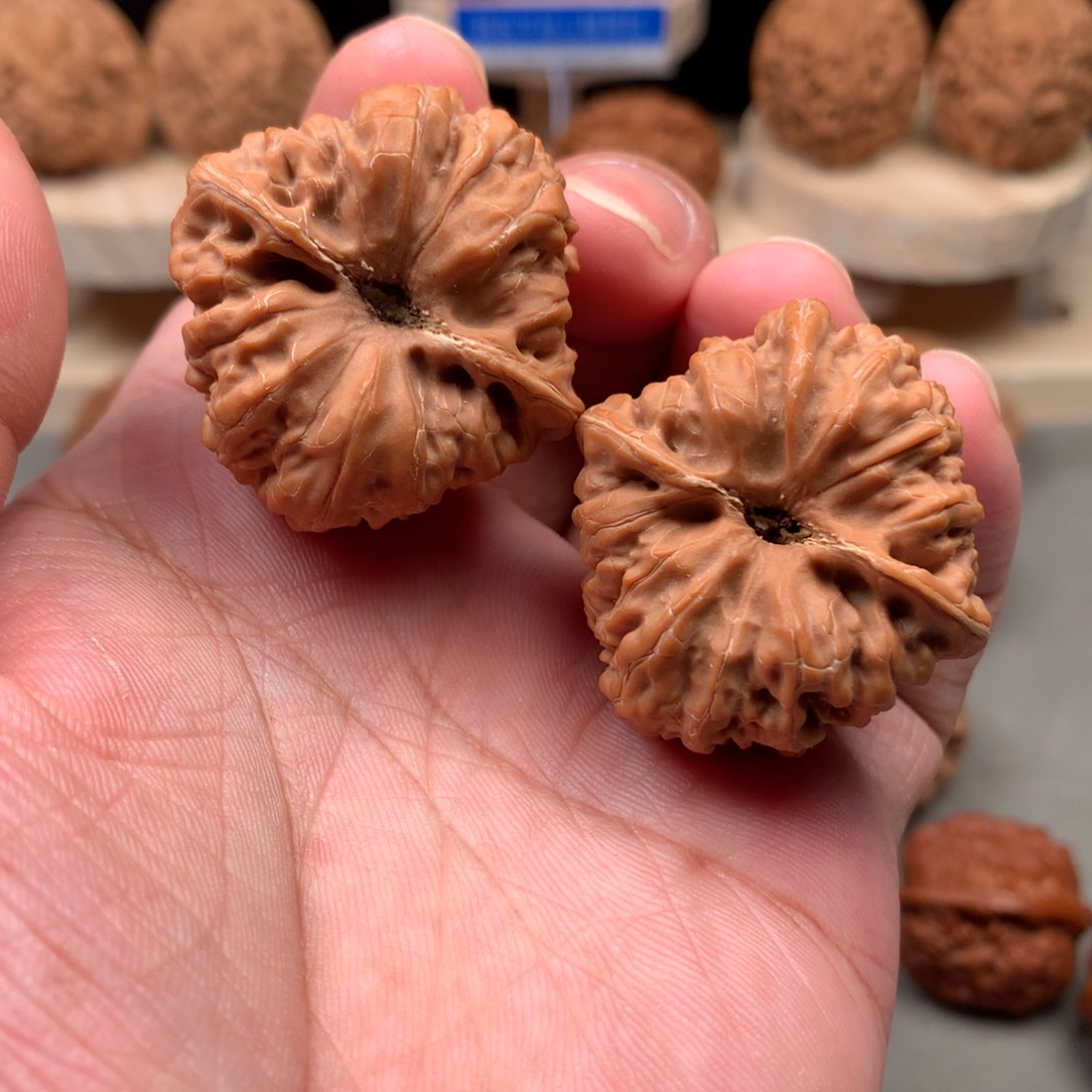 吊坠桃核平谷凹底