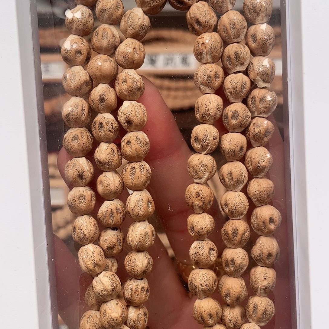 柏香籽/百香籽吊坠老树油皮原桩尸坨林对眼～树王