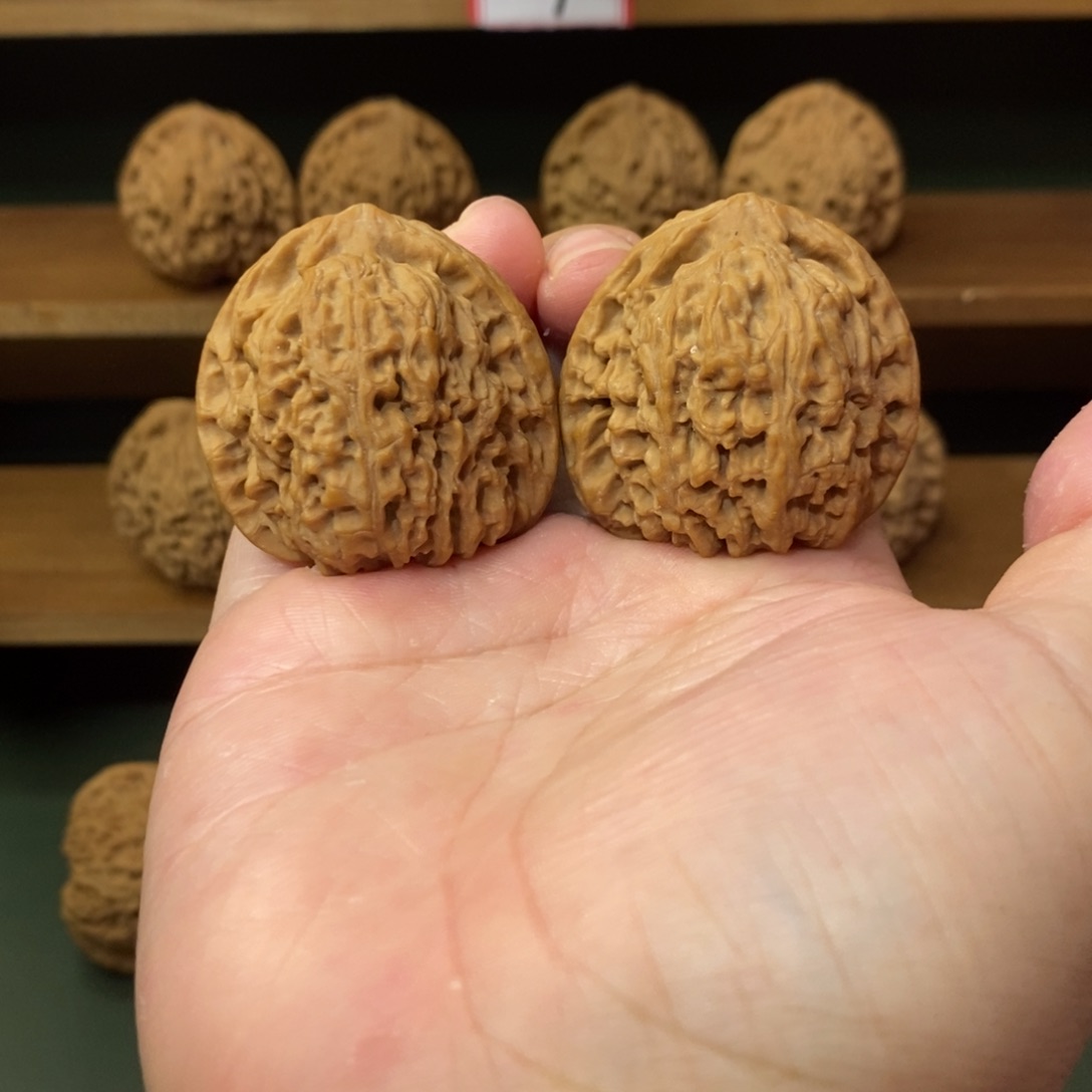 文玩核桃吊坠38南将