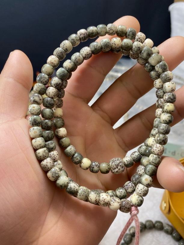 A9 海南星月菩提 7*6 石玉料糯冰 108