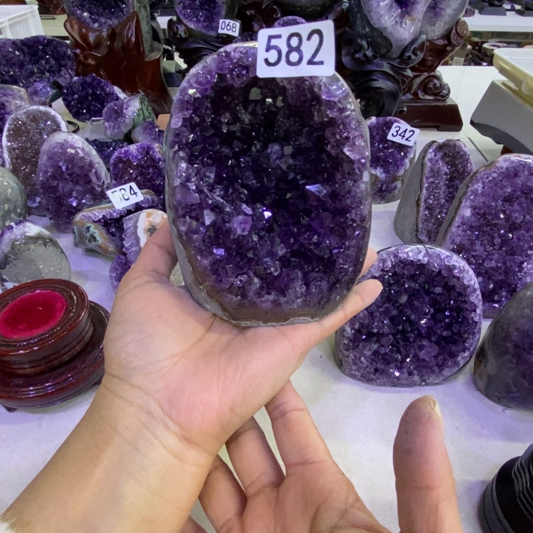 紫晶未镶嵌大型摆件（非配饰）