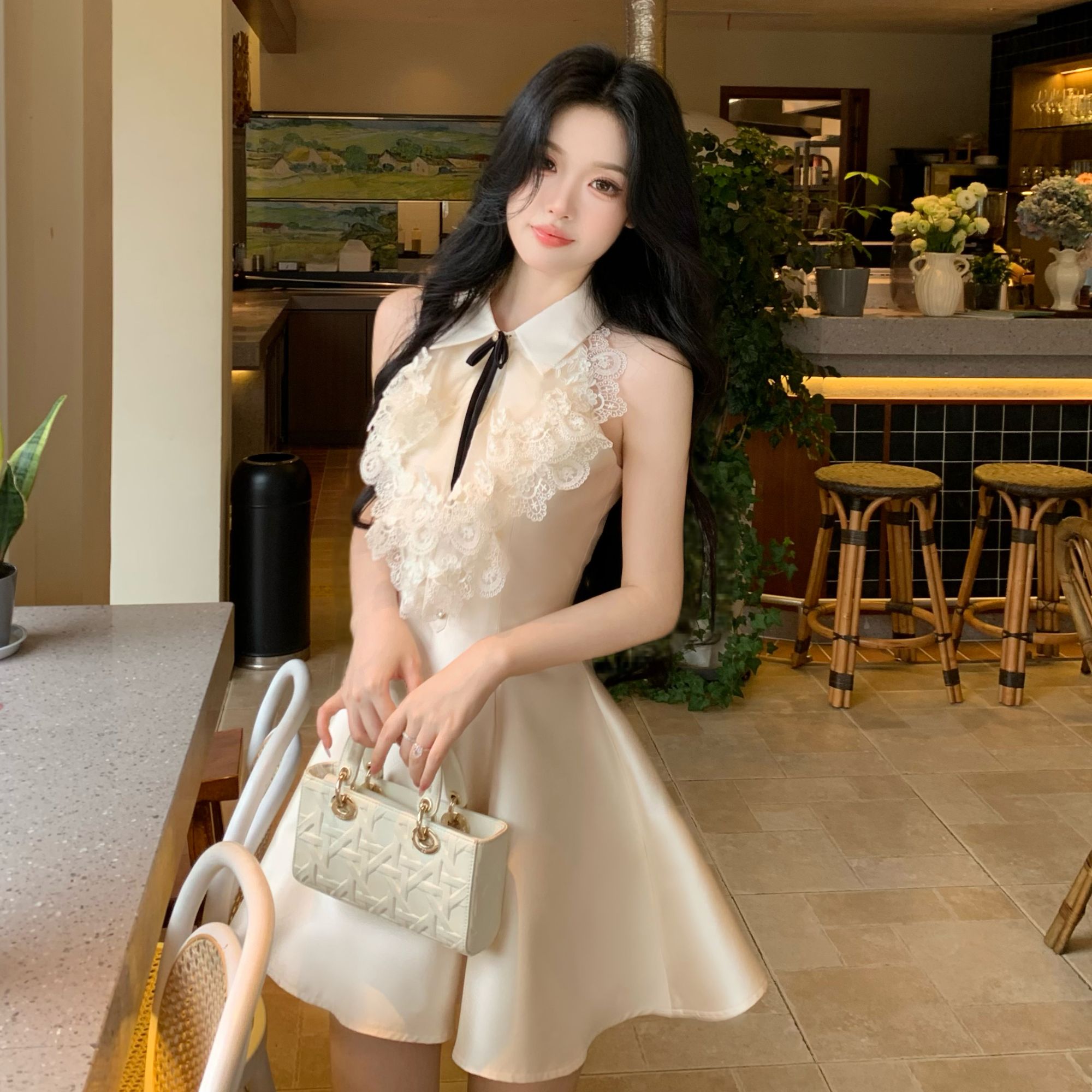 Blovelan【许我耀眼】香榭映雪 富家千金无袖翻领珠光高级感连衣裙