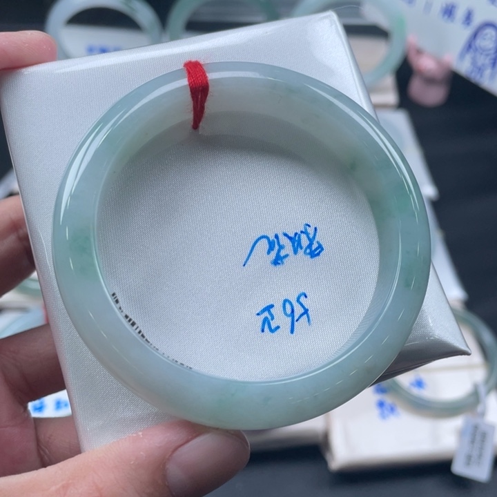 翡翠手镯未镶嵌冰飘花56正