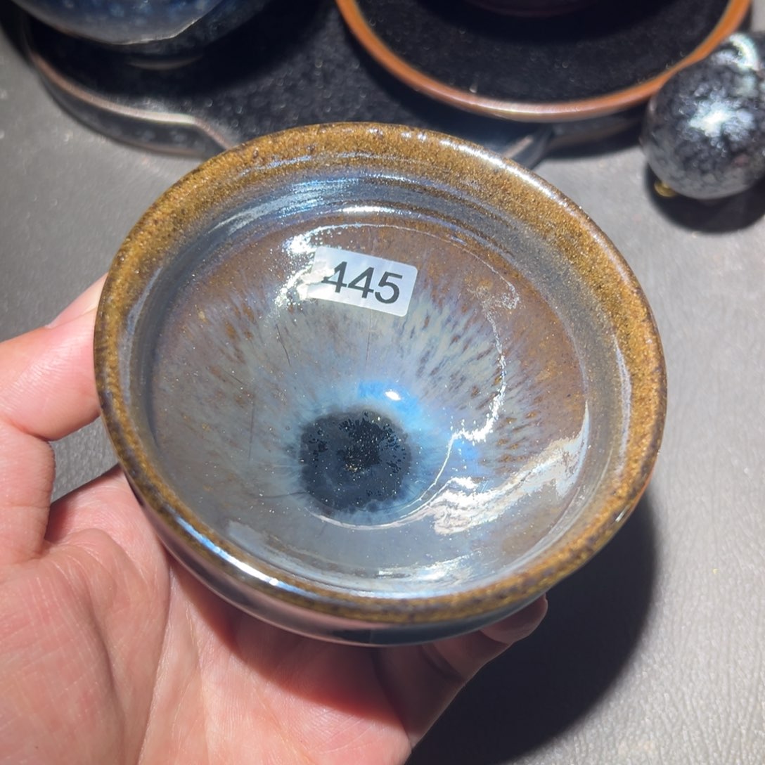 茶盏我们是不知道什么叫爱情