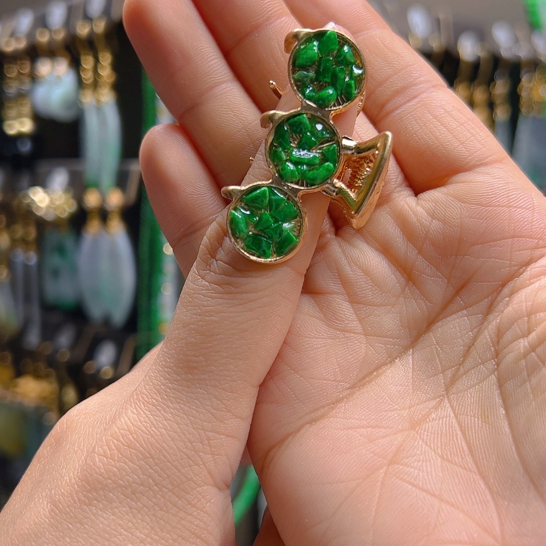 未镶嵌翡翠耳饰翡翠