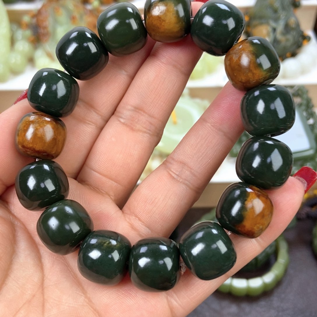 透闪石质玉手串未镶嵌