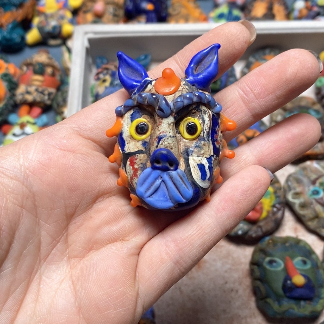 琉璃颈饰印度尼西亚小猫