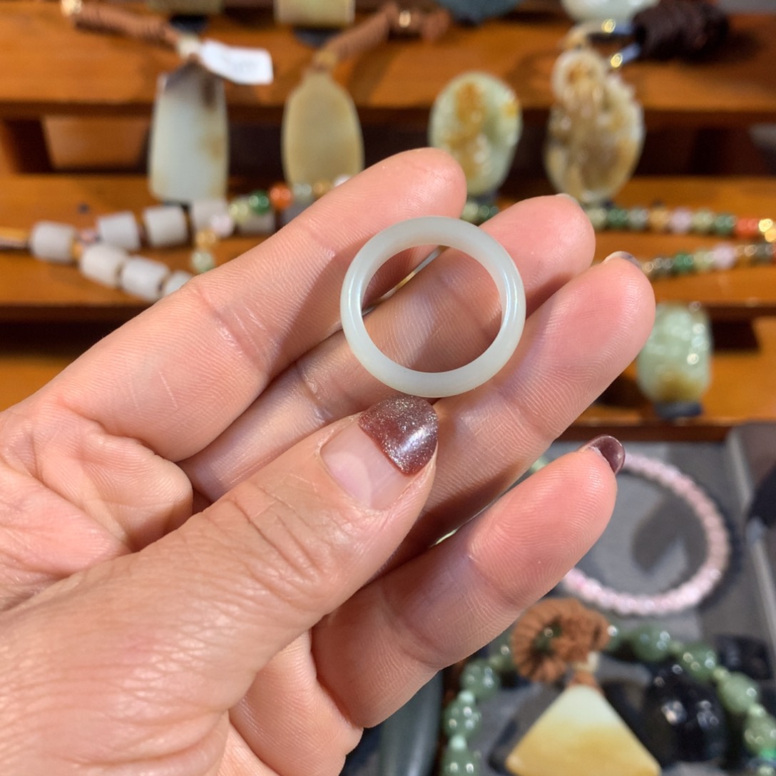 和田玉（糖玉）颈饰未镶嵌