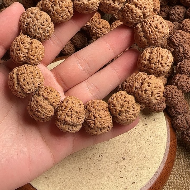 金刚菩提手串拿**森金刚